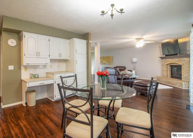 2124 Betsy Avenue, Papillion, NE 68133