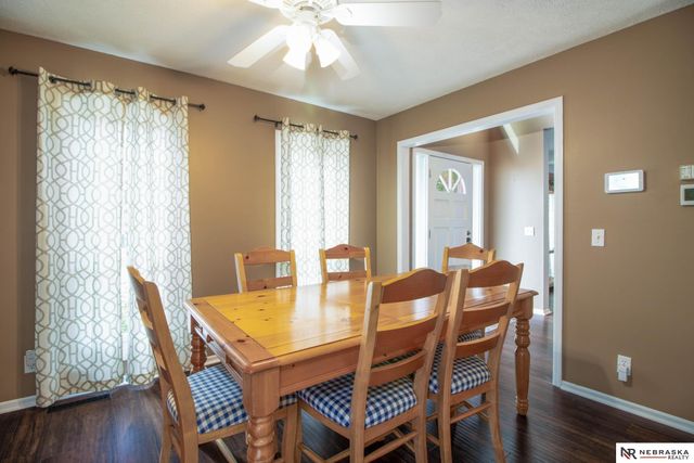 2124 Betsy Avenue, Papillion, NE 68133