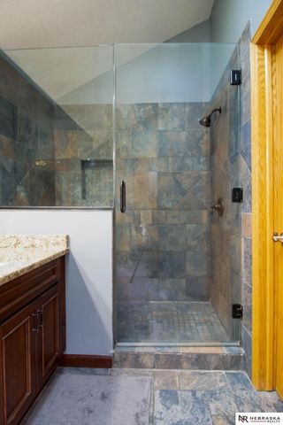 2124 Betsy Avenue, Papillion, NE 68133