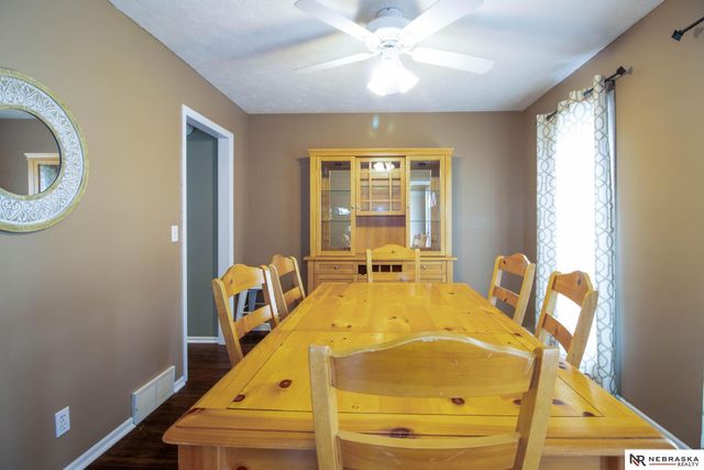 2124 Betsy Avenue, Papillion, NE 68133