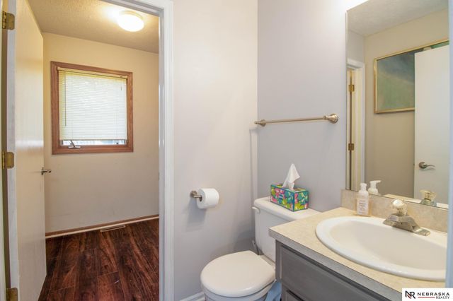 2124 Betsy Avenue, Papillion, NE 68133