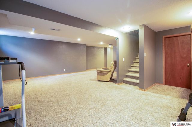 2124 Betsy Avenue, Papillion, NE 68133
