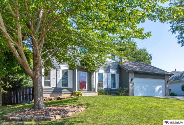 2124 Betsy Avenue, Papillion, NE 68133