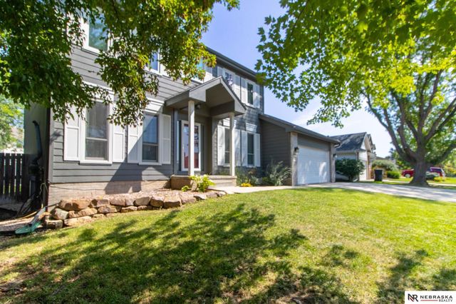2124 Betsy Avenue, Papillion, NE 68133
