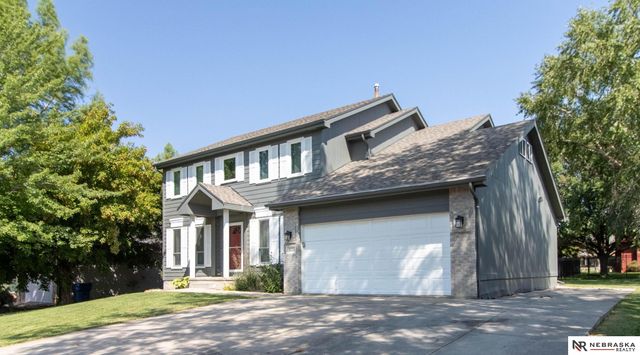 2124 Betsy Avenue, Papillion, NE 68133