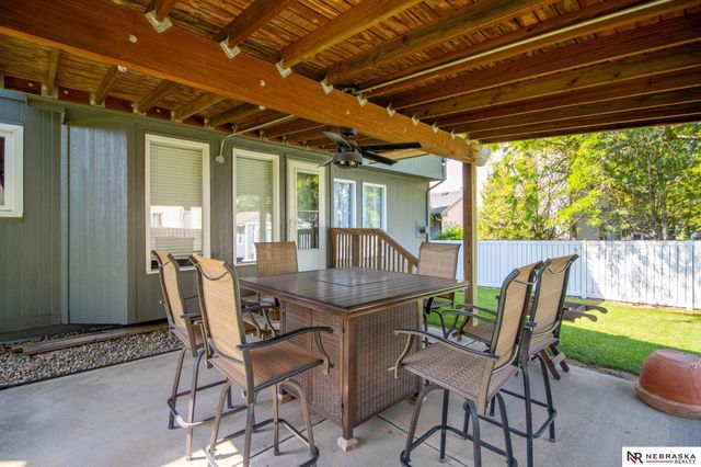 2124 Betsy Avenue, Papillion, NE 68133