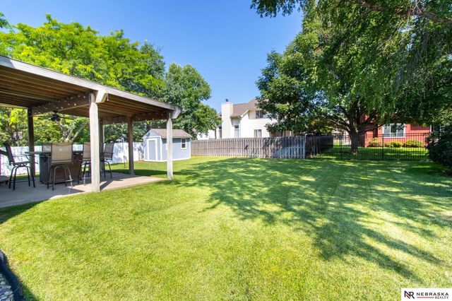2124 Betsy Avenue, Papillion, NE 68133