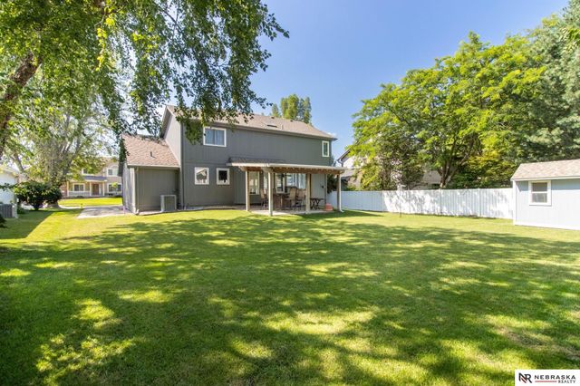2124 Betsy Avenue, Papillion, NE 68133