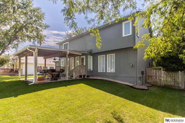 2124 Betsy Avenue, Papillion, NE 68133