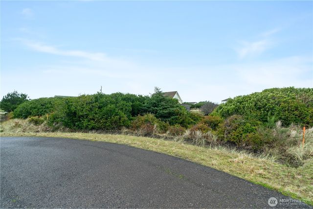 1134 Vernonia Court, Ocean Shores, WA 98569