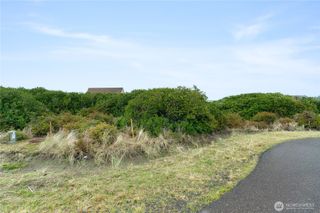 1134 Vernonia Court, Ocean Shores, WA 98569