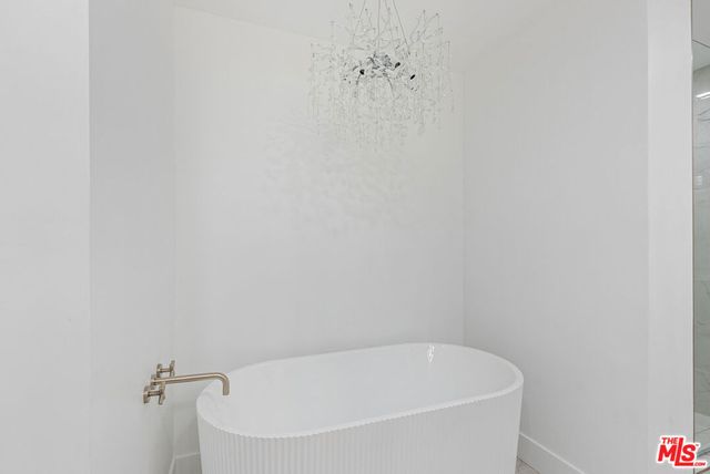 8455 Fountain Avenue 308, West Hollywood, CA 90069