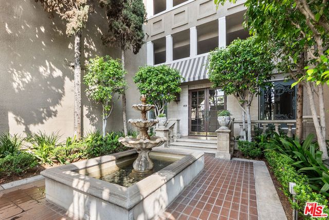 8455 Fountain Avenue 308, West Hollywood, CA 90069