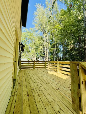 105 Tanesha Ct, Portland, TN 37148