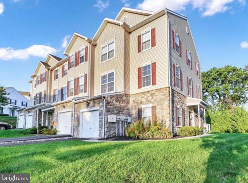 427 MARION RD #427, York, PA 17406
