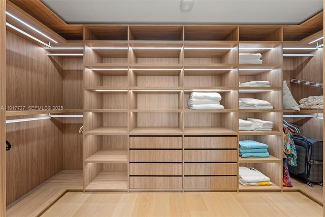 7916 Fisher Island Dr 7916, Miami Beach, FL 33109