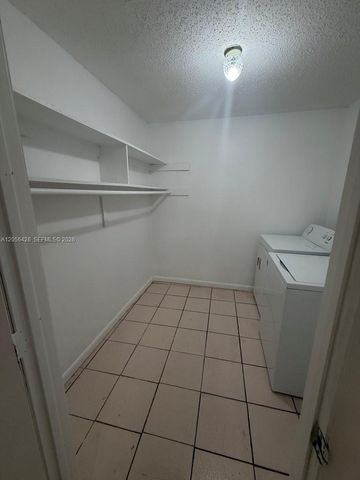1132 NE 5th Ave 2, Fort Lauderdale, FL 33304