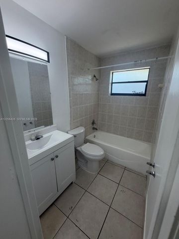 1132 NE 5th Ave 2, Fort Lauderdale, FL 33304
