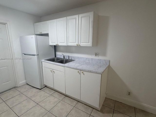 1132 NE 5th Ave 2, Fort Lauderdale, FL 33304