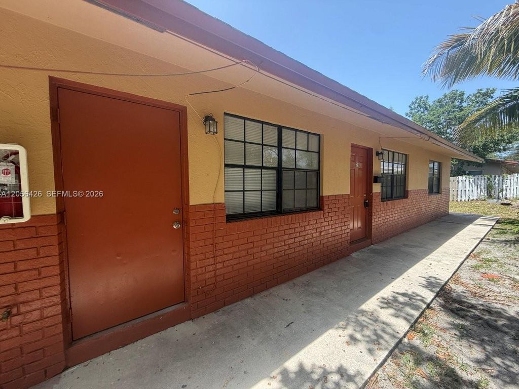1132 NE 5th Ave 2, Fort Lauderdale, FL 33304