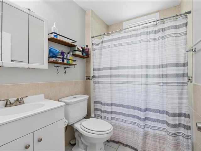 335 Lawn St, Oakland, PA 15213
