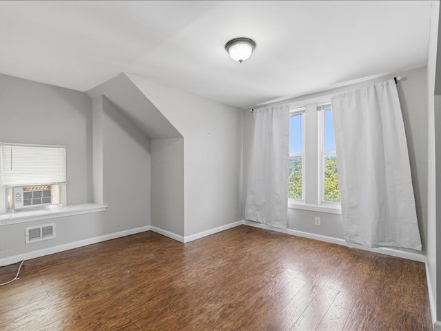 335 Lawn St, Oakland, PA 15213