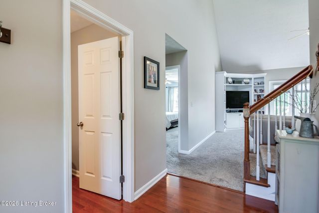 454 Persimmon Dr, Mt Washington, KY 40047