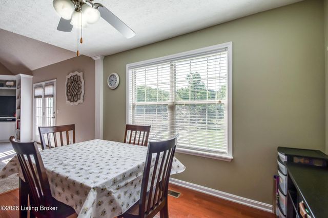 454 Persimmon Dr, Mt Washington, KY 40047