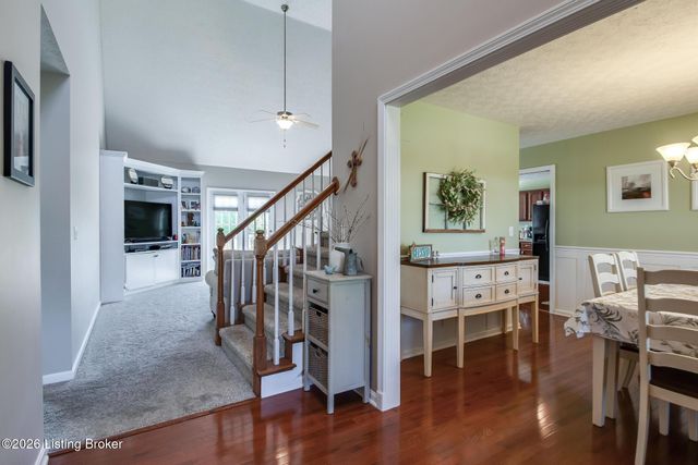 454 Persimmon Dr, Mt Washington, KY 40047