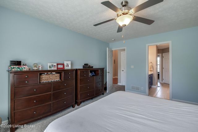 454 Persimmon Dr, Mt Washington, KY 40047