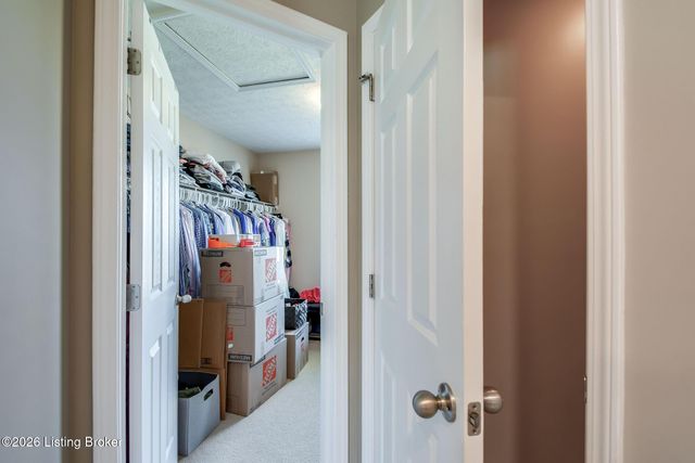 454 Persimmon Dr, Mt Washington, KY 40047
