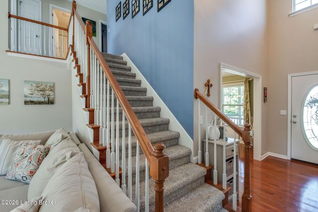 454 Persimmon Dr, Mt Washington, KY 40047