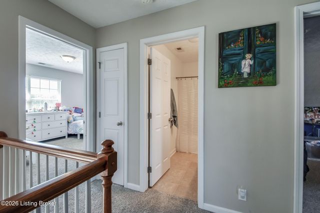 454 Persimmon Dr, Mt Washington, KY 40047