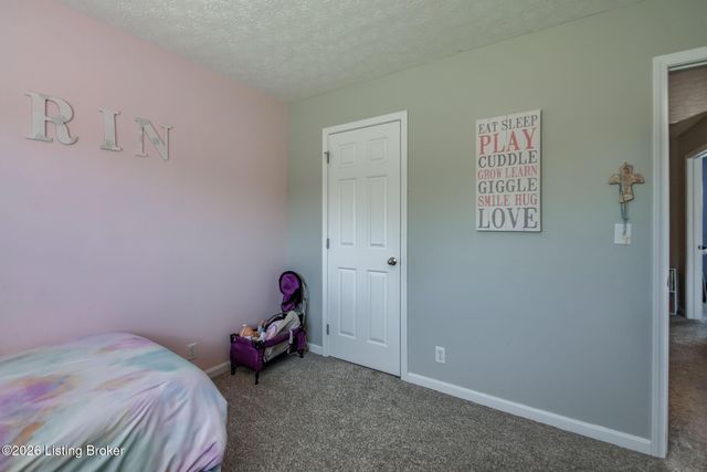 454 Persimmon Dr, Mt Washington, KY 40047