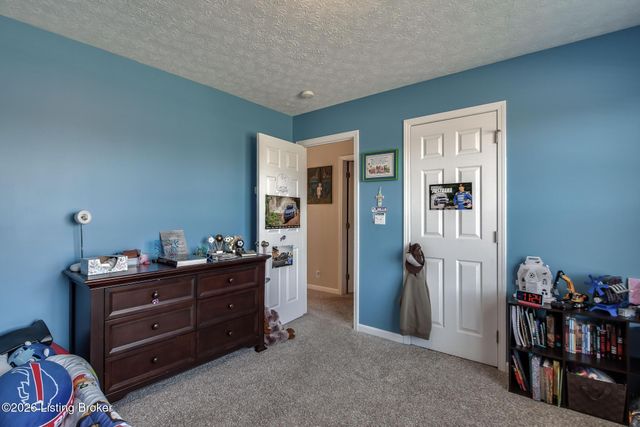 454 Persimmon Dr, Mt Washington, KY 40047