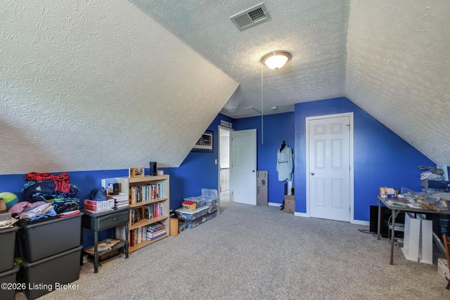 454 Persimmon Dr, Mt Washington, KY 40047