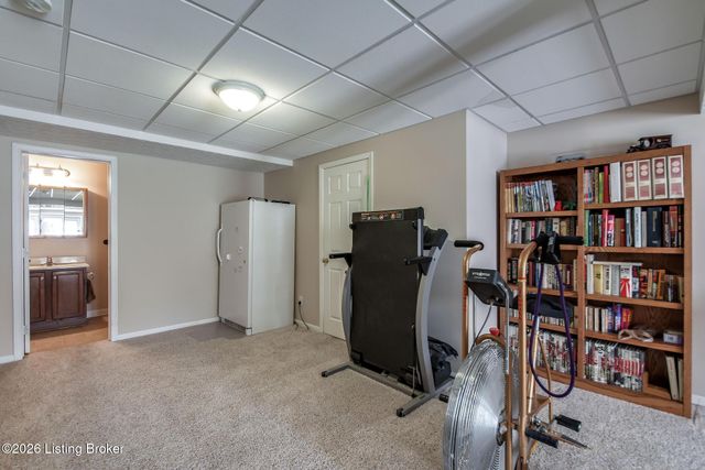 454 Persimmon Dr, Mt Washington, KY 40047