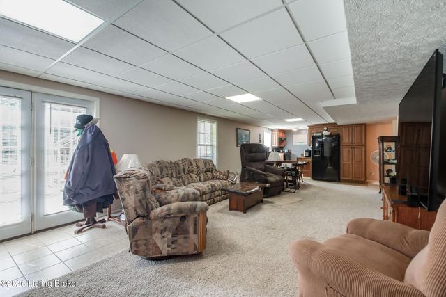 454 Persimmon Dr, Mt Washington, KY 40047