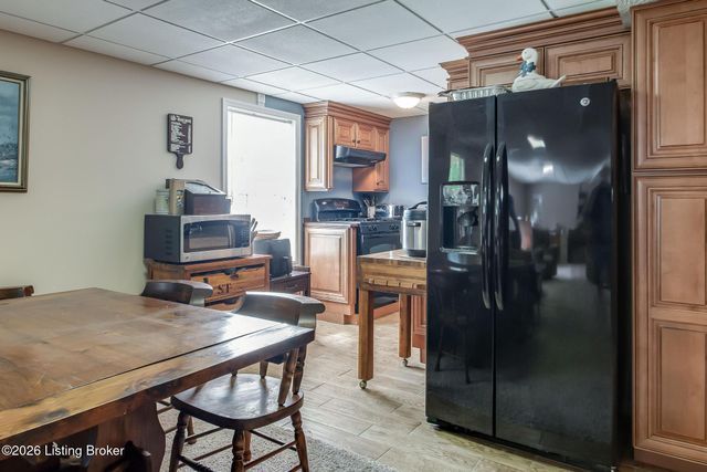454 Persimmon Dr, Mt Washington, KY 40047