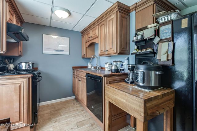454 Persimmon Dr, Mt Washington, KY 40047
