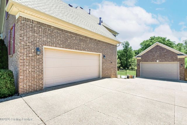 454 Persimmon Dr, Mt Washington, KY 40047