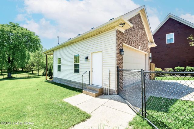 454 Persimmon Dr, Mt Washington, KY 40047