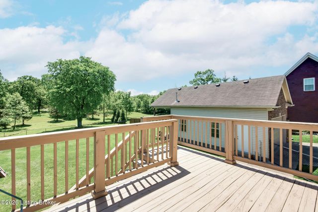 454 Persimmon Dr, Mt Washington, KY 40047