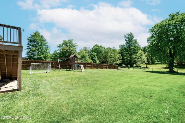 454 Persimmon Dr, Mt Washington, KY 40047