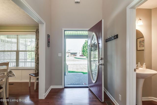 454 Persimmon Dr, Mt Washington, KY 40047