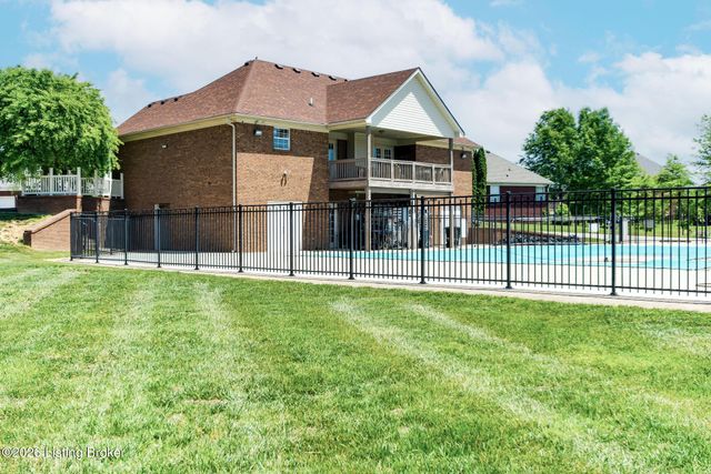 454 Persimmon Dr, Mt Washington, KY 40047