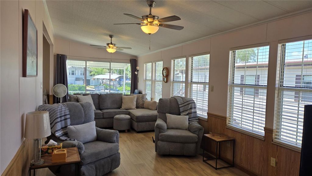 Image 6 of property listing at 3333 26TH AVENUE E 1291, Bradenton, FL 34208
