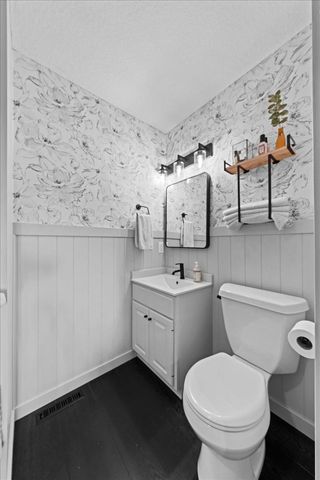 810 Antler Ridge, Hudson, WI 54016
