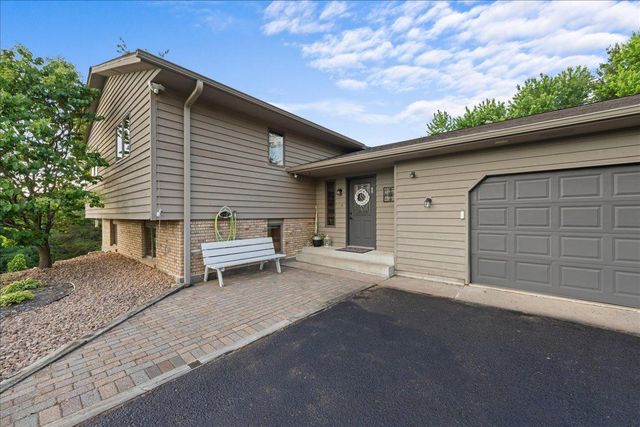 810 Antler Ridge, Hudson, WI 54016