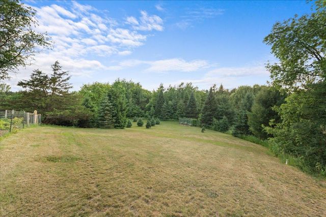 810 Antler Ridge, Hudson, WI 54016